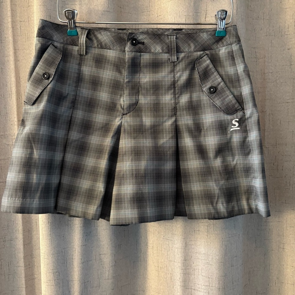 Srixon Women’s Skort. Size L. Golf or Tennis Option.‎ Teal, and gray plaid.